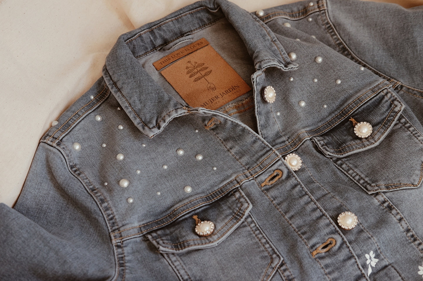 Cazadora vaquera personalizada para novia