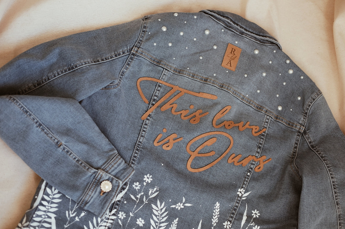 Cazadora vaquera personalizada para novia