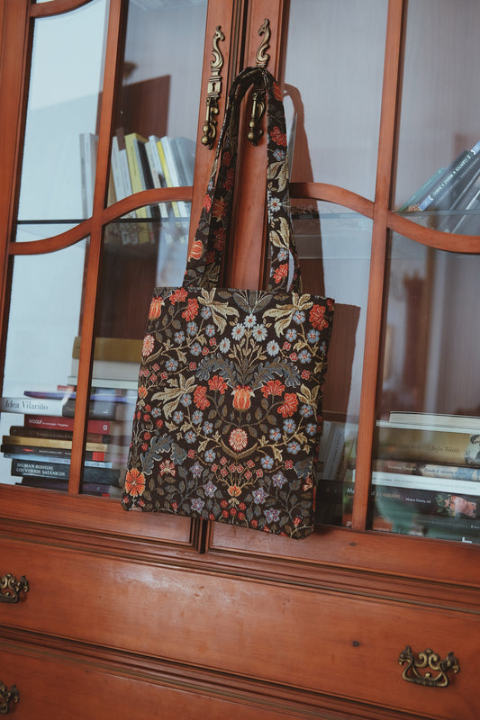 Tote bag negra con flores